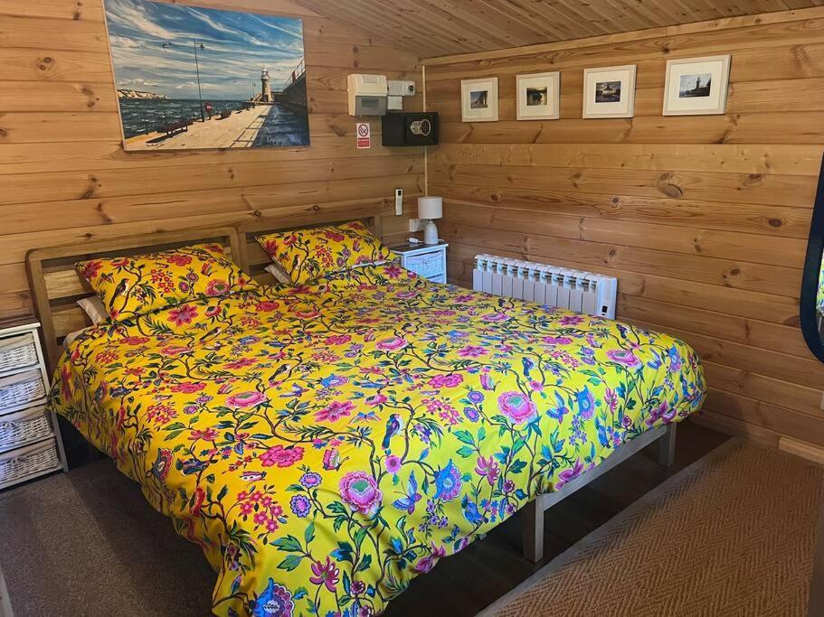 Cosy Cabin, Hidden From The Main House - Sleeps 2 - Ev Ferienhaus Hawkinge