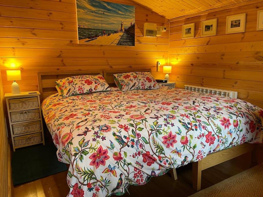 Ferienhaus Cosy Cabin, Hidden From The Main House - Sleeps 2 - Ev Hawkinge