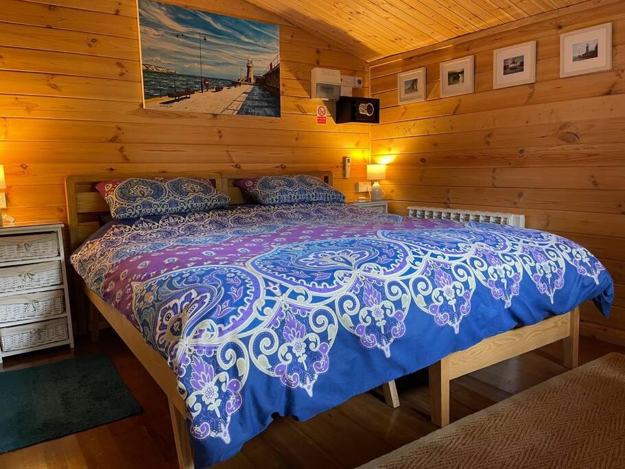 Cosy Cabin, Hidden From The Main House - Sleeps 2 - Ev Hawkinge