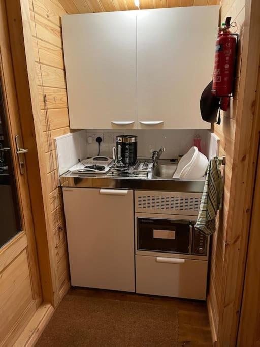 Cosy Cabin, Hidden From The Main House - Sleeps 2 - Ev Ferienhaus Hawkinge