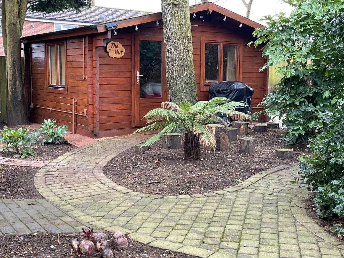 Holiday home Cosy Cabin, Hidden From The Main House - Sleeps 2 - Ev