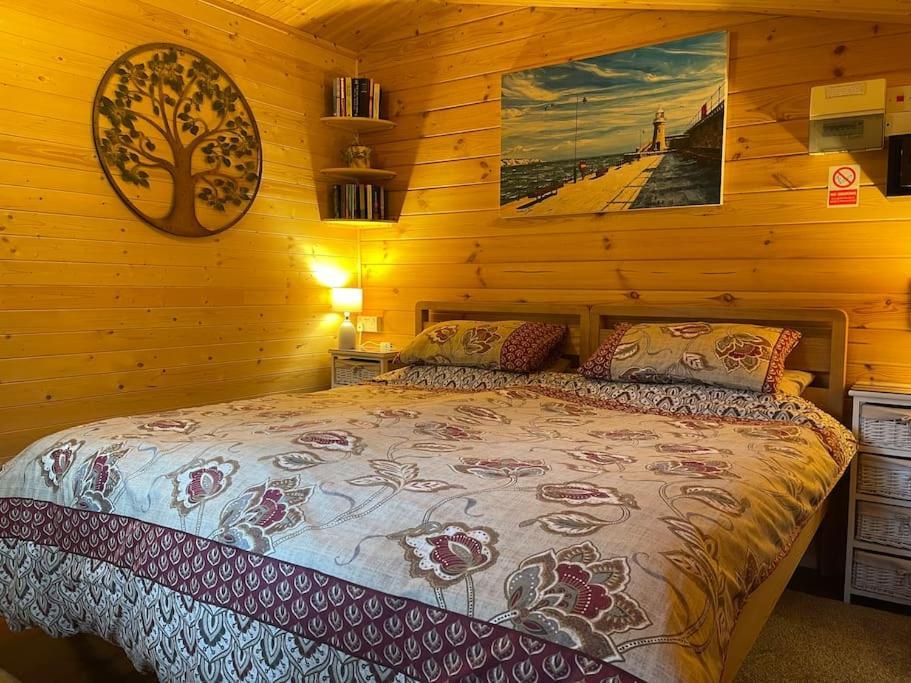 Cosy Cabin, Hidden From The Main House - Sleeps 2 - Ev Hawkinge